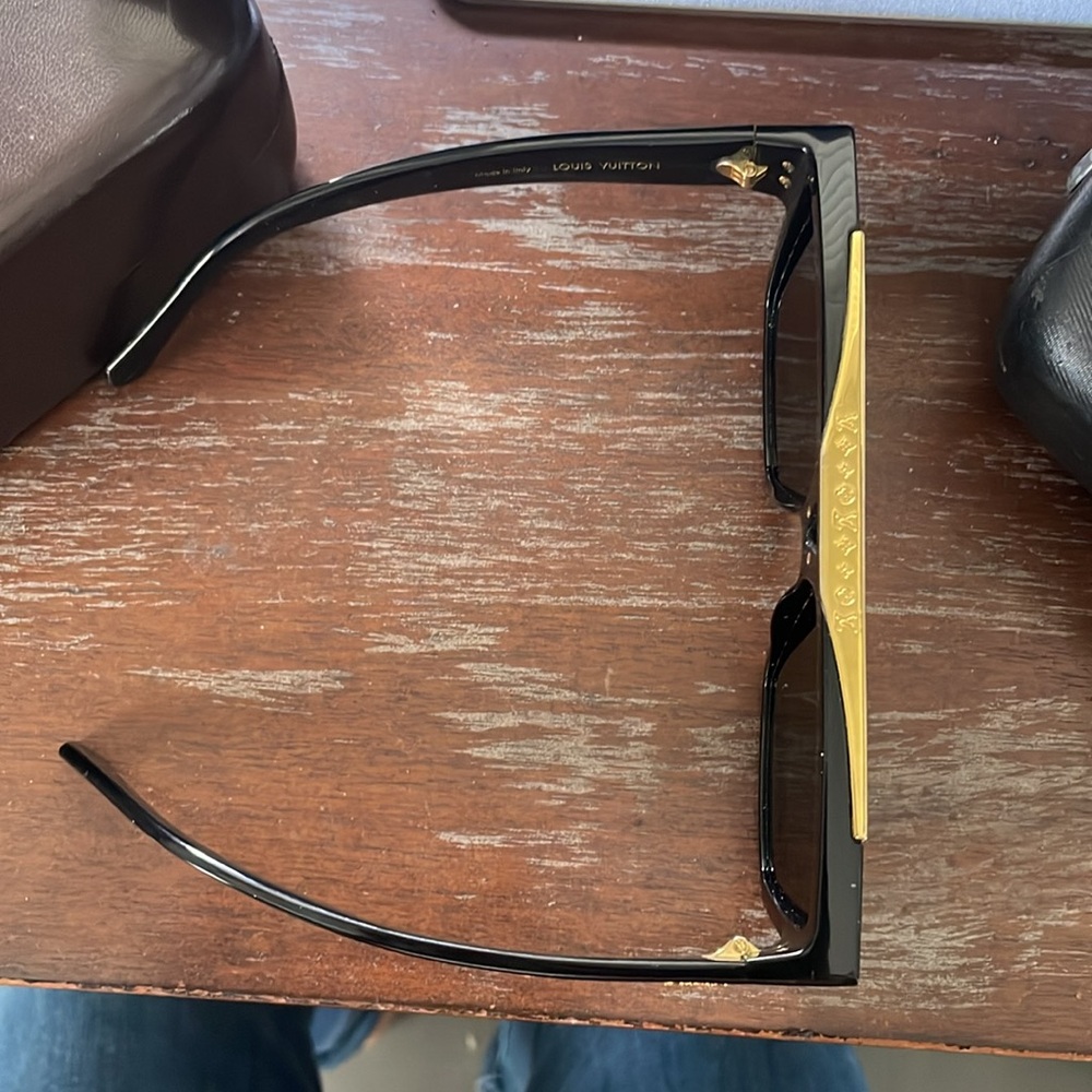 Louis Vuitton Evidence Z1502W Black Rectangular Sunglasses with logo case - Picture 16 of 16